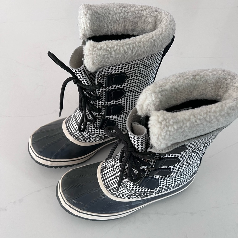 Sorel Women's Houndstooth Winter Boots - Black and White